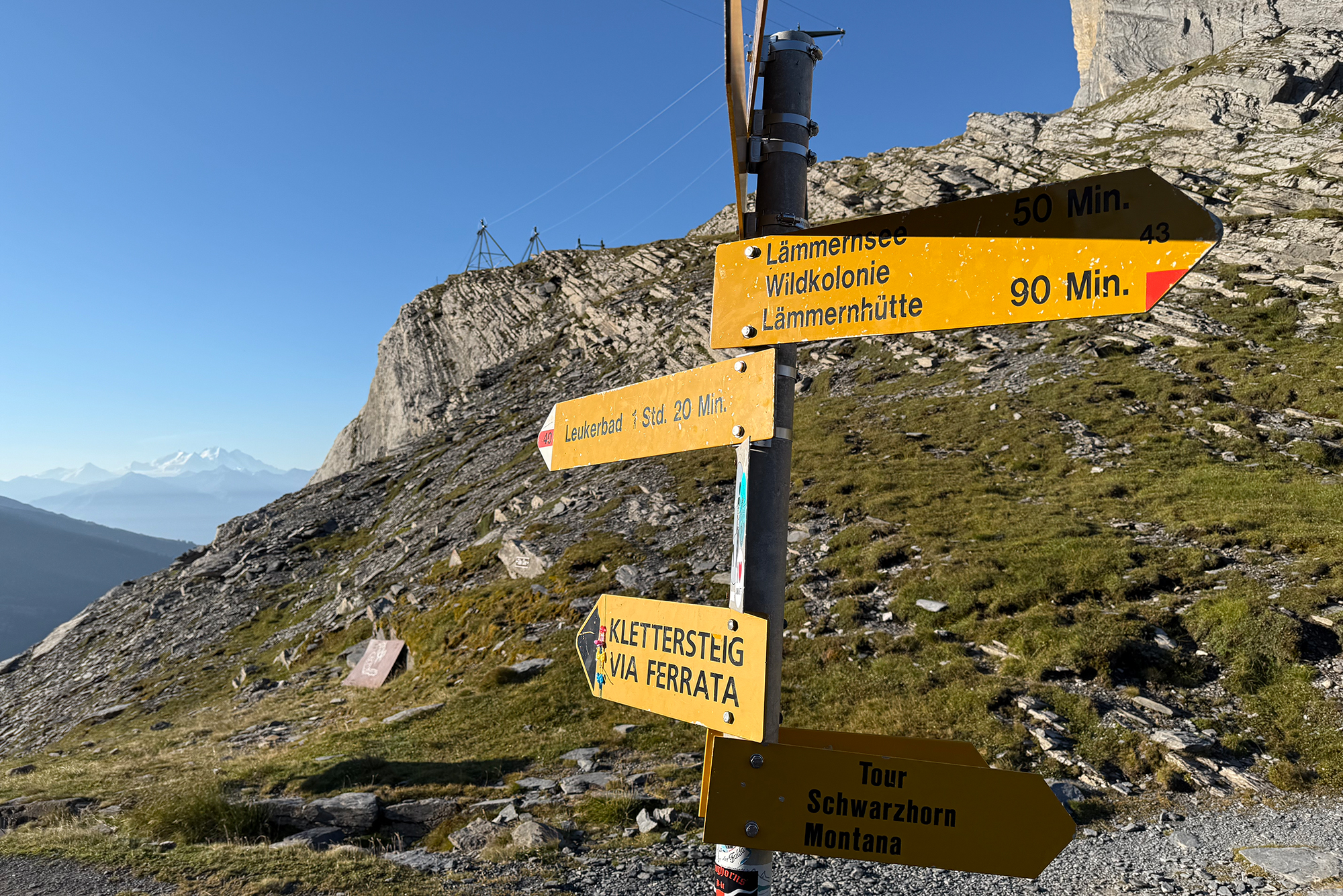 Départ de la marche d'approche pour la Via Ferrata du Daubenhorn