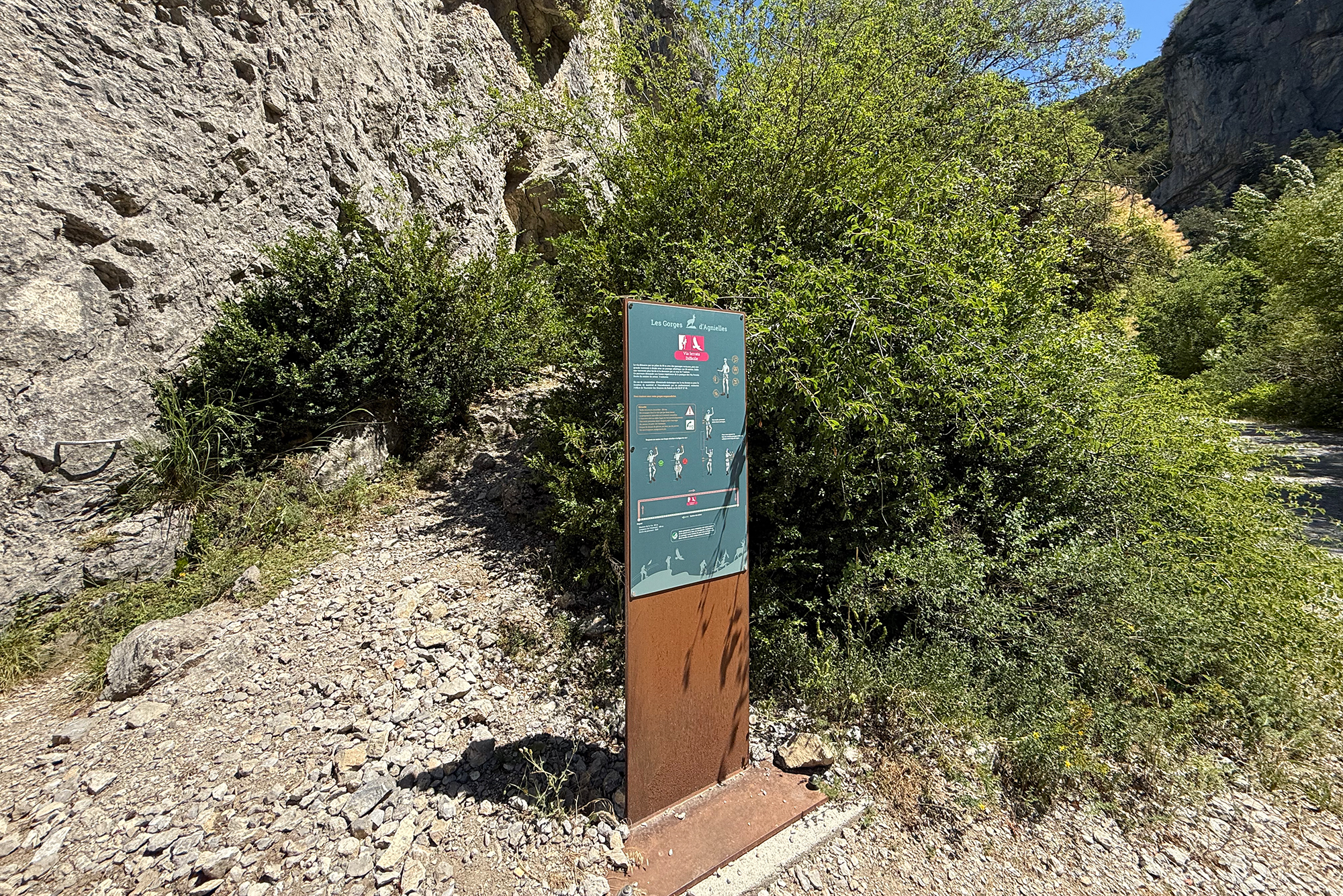 Départ de la Via Ferrata des Gorges d'Agnielles