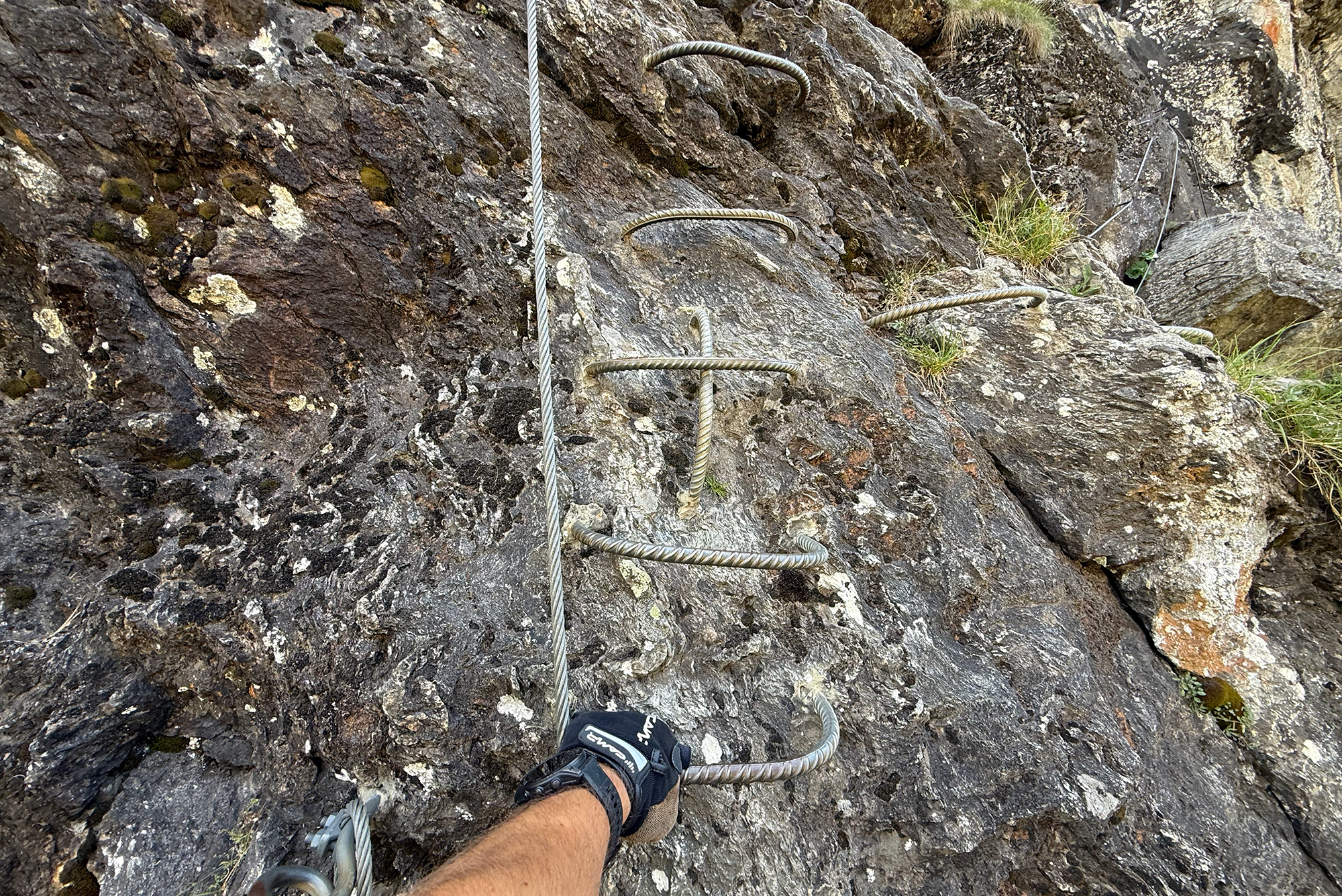 Via Ferrata du Lac de la Rosière équipée de - très - nombreux barreaux