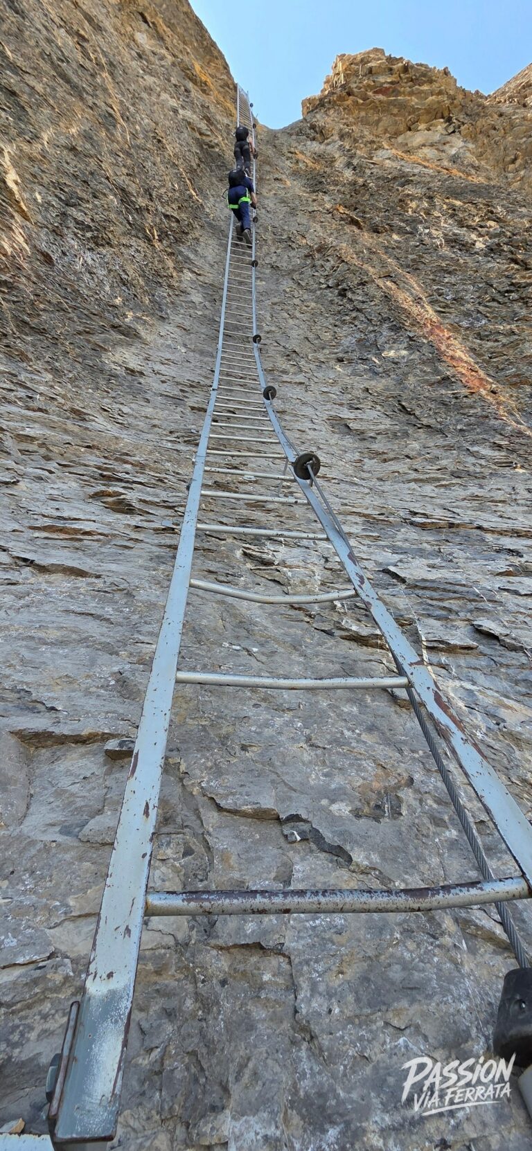 Les échelles au top beaucoup de gaz, très typé escalade. Elle vaut son niveau mais la vue est fantastique. Très physique tout de même.  À ne pas sous estimer