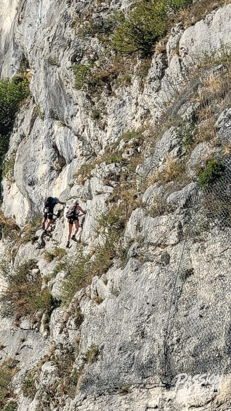 Jolie via avec vue sur le Rhône 
Pas de grandes difficultés, juste rester attentif sur les quelques passages plus techniques