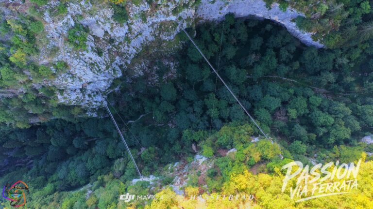 Via Ferrata " Gorge du Cé "
Orange : AD
Rouge : D
Vert : Parcours Tyrolienne ( Facultatif )